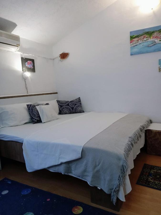 Apartment Ma'Re Supetar Exterior photo