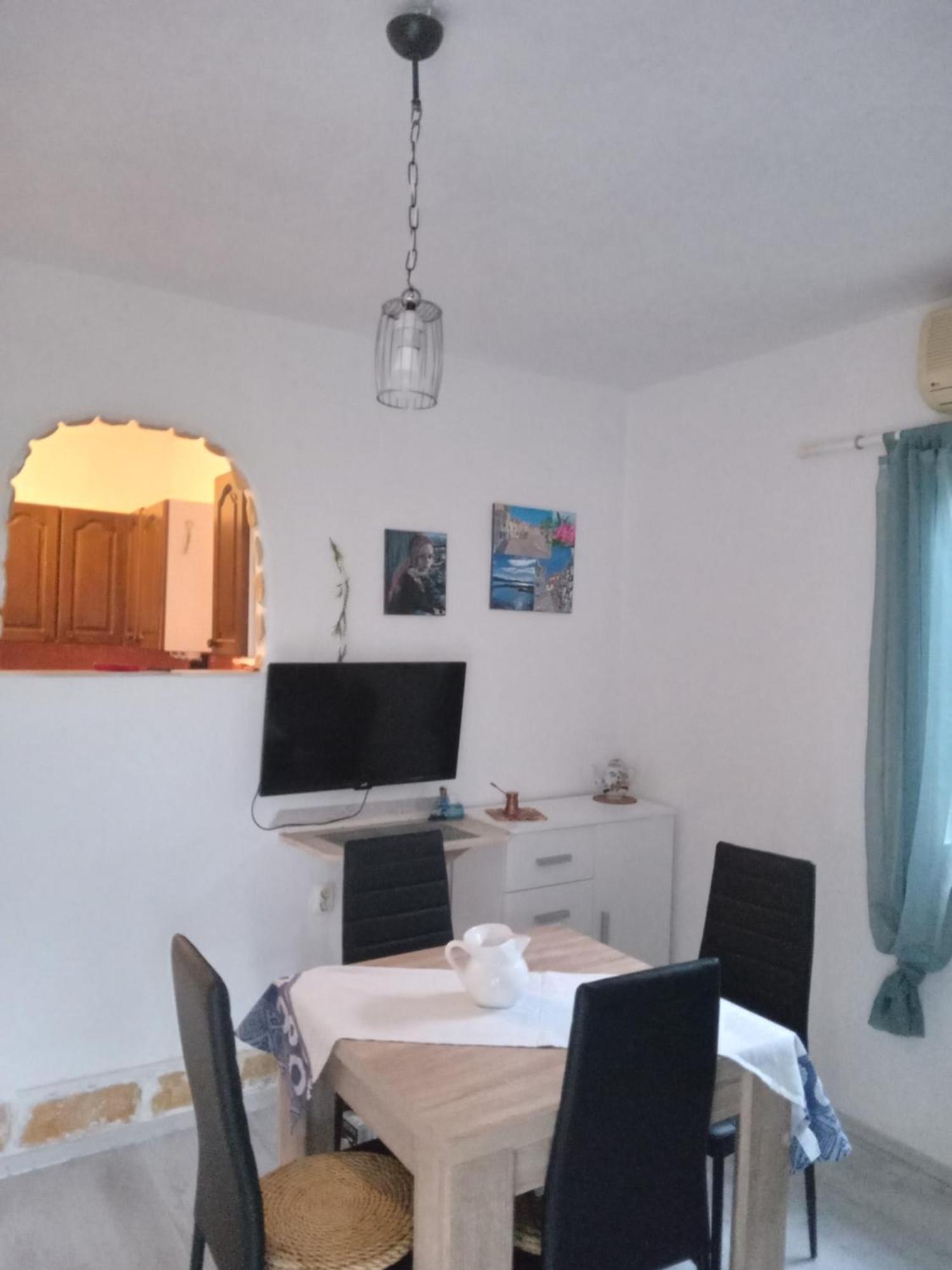Apartment Ma'Re Supetar Exterior photo